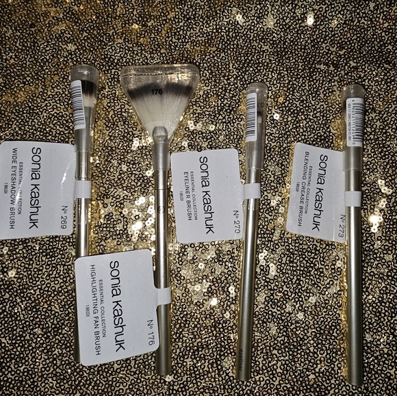 Sonia Kashuk Essential Collection makeup brushes - Picture 1 of 2